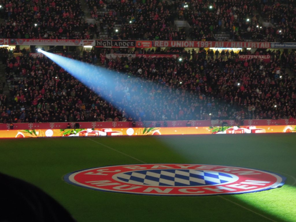 Die FC Bayern DING DANG DONG-Kolumne von Jupp Suttner: VOR DEN AUGEN SEINES FEINDES (Müller / Kovac)